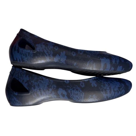 Crocs Sienna Flats Two Tone Black Blue Floral Women’s 5 Slip On Comfort - Picture 8 of 10